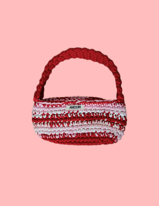 Shoulder bag in Cherry Bomb